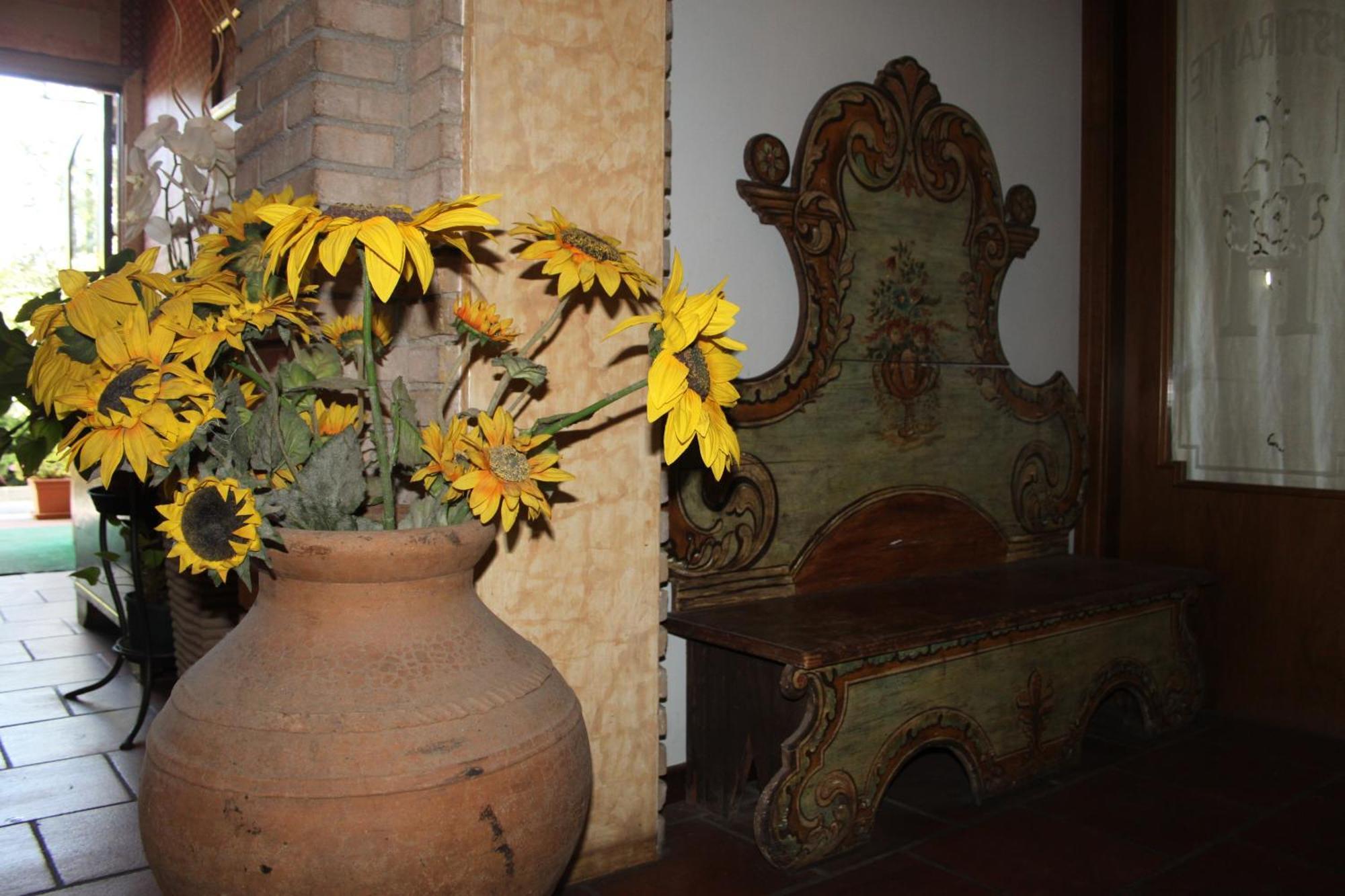 צ'יביטאנובה מארקה Hotel Girasole מראה חיצוני תמונה