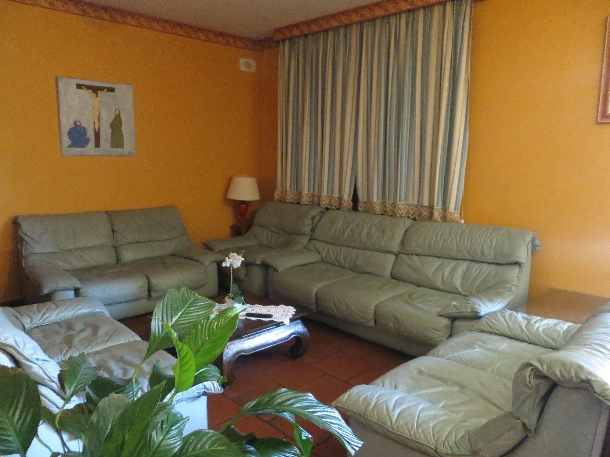 צ'יביטאנובה מארקה Hotel Girasole מראה חיצוני תמונה
